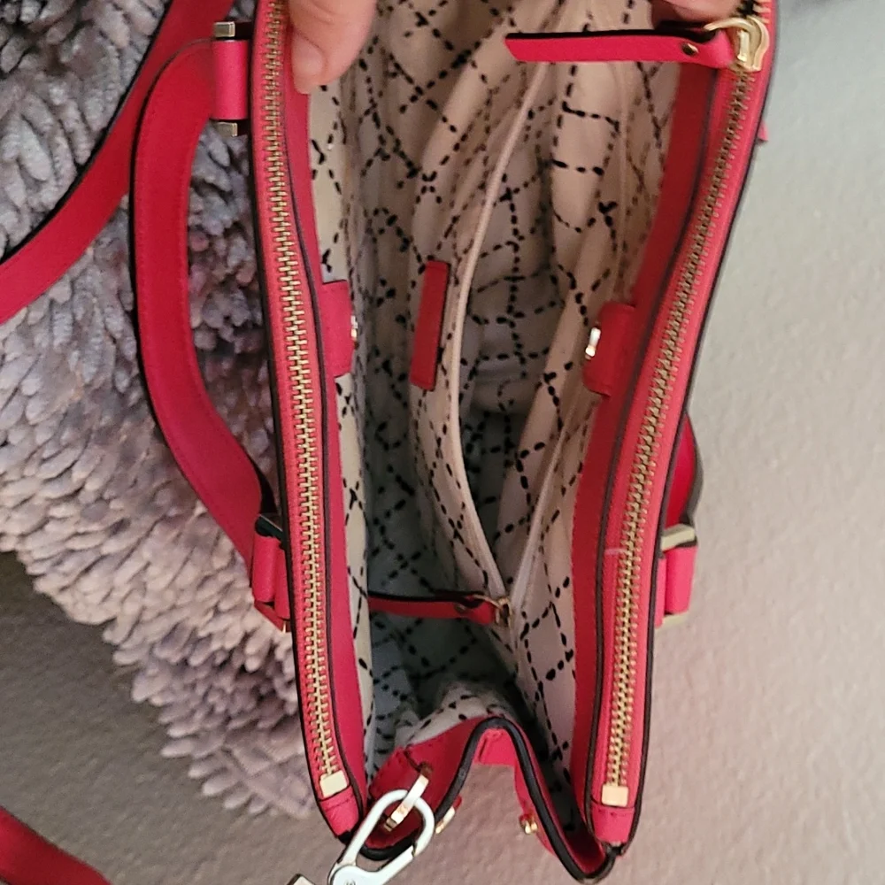 Cute pink Kate spade purse - Picture 2 of 3